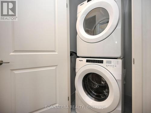 408 - 202 Burnhamthorpe Road E, Mississauga, ON - Indoor Photo Showing Laundry Room