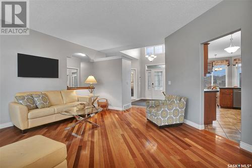 923 Brookhurst Lane, Saskatoon, SK - Indoor Photo Showing Living Room