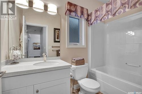 923 Brookhurst Lane, Saskatoon, SK - Indoor Photo Showing Bathroom