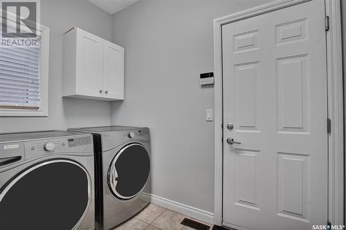 923 Brookhurst Lane, Saskatoon, SK - Indoor Photo Showing Laundry Room