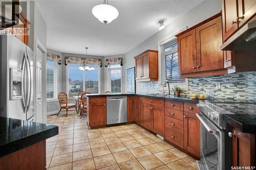 923 Brookhurst Lane, Saskatoon, SK - Indoor Photo Showing Kitchen