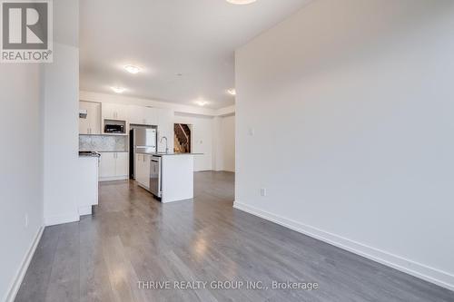 3165 Mintwood Circle, Oakville, ON - Indoor Photo Showing Kitchen