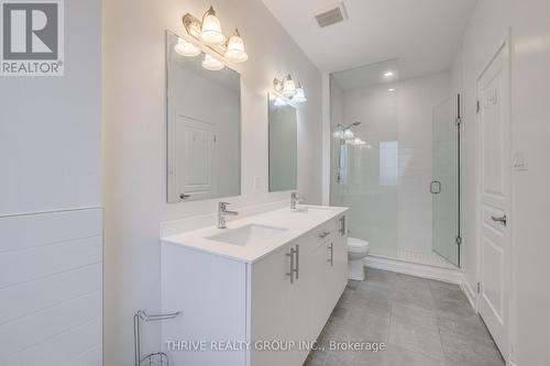 3165 Mintwood Circle, Oakville, ON - Indoor Photo Showing Bathroom