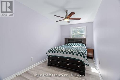 7 Andrews Cres Acres, Goderich, ON - Indoor Photo Showing Bedroom