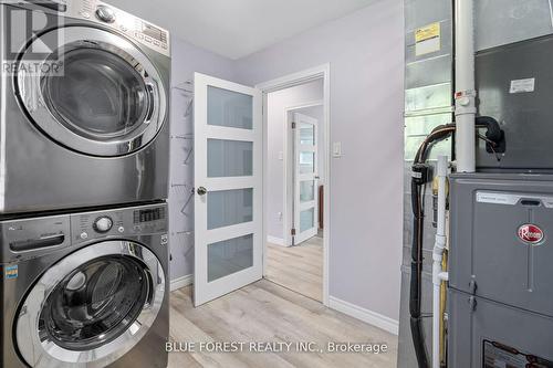 7 Andrews Cres Acres, Goderich, ON - Indoor Photo Showing Laundry Room