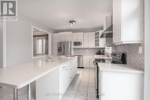 Upper - 163 Williamson Drive E, Ajax, ON - Indoor Photo Showing Kitchen With Upgraded Kitchen