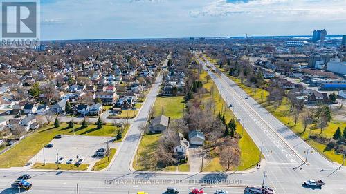 5352 Stanley Avenue, Niagara Falls (211 - Cherrywood), ON - Outdoor With View