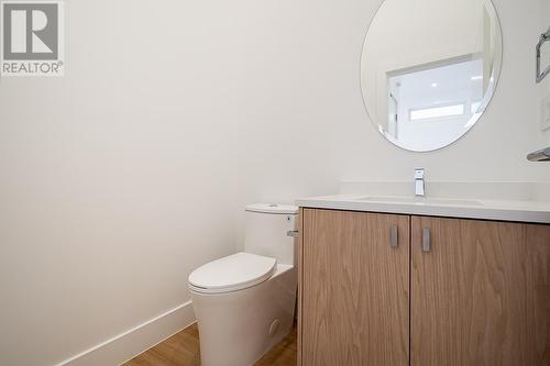 6830 6Th Street, Burnaby, BC - Indoor Photo Showing Bathroom