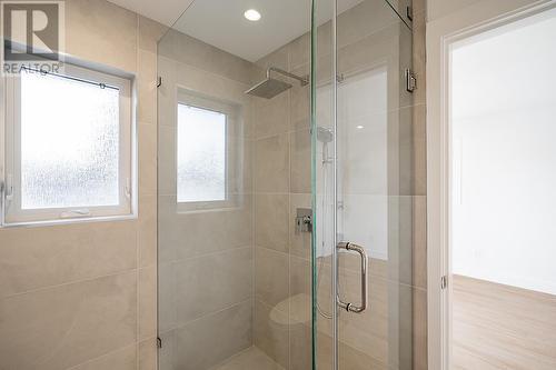 6830 6Th Street, Burnaby, BC - Indoor Photo Showing Bathroom