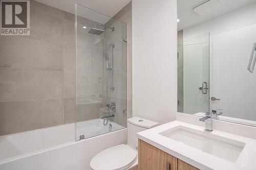 6830 6Th Street, Burnaby, BC - Indoor Photo Showing Bathroom