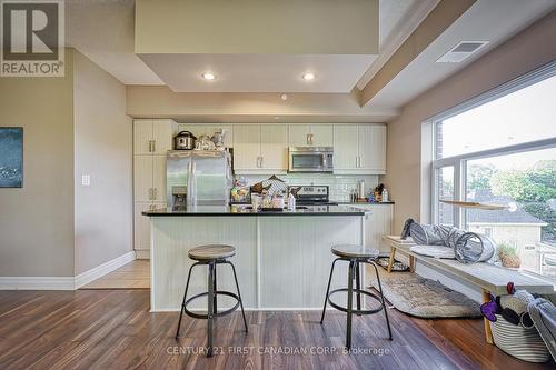 410 - 89 Ridout Street S, London, ON - Indoor Photo Showing Kitchen With Upgraded Kitchen