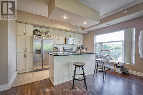 410 - 89 Ridout Street S, London, ON - Indoor Photo Showing Kitchen