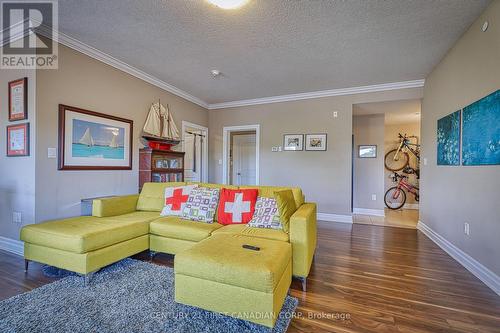 410 - 89 Ridout Street S, London, ON - Indoor Photo Showing Living Room