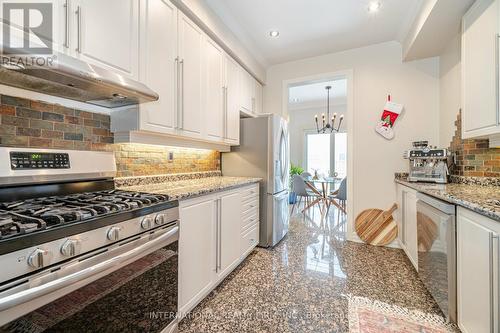 1750 Silver Maple Drive, Pickering, ON - Indoor Photo Showing Kitchen With Stainless Steel Kitchen With Upgraded Kitchen