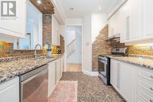 1750 Silver Maple Drive, Pickering, ON - Indoor Photo Showing Kitchen With Stainless Steel Kitchen With Upgraded Kitchen