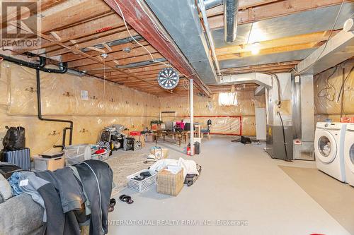 1750 Silver Maple Drive, Pickering, ON - Indoor Photo Showing Laundry Room