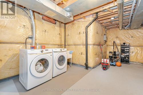 1750 Silver Maple Drive, Pickering, ON - Indoor Photo Showing Laundry Room