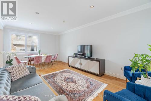 1750 Silver Maple Drive, Pickering, ON - Indoor Photo Showing Living Room