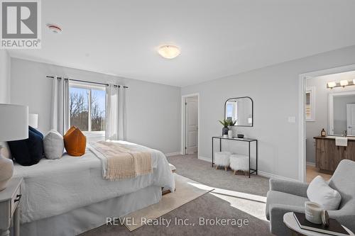 71 Laugher Avenue, Welland (773 - Lincoln/Crowland), ON - Indoor Photo Showing Bedroom