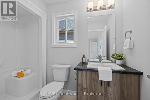 71 Laugher Avenue, Welland (773 - Lincoln/Crowland), ON - Indoor Photo Showing Bathroom