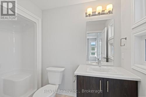 71 Laugher Avenue, Welland (773 - Lincoln/Crowland), ON - Indoor Photo Showing Bathroom