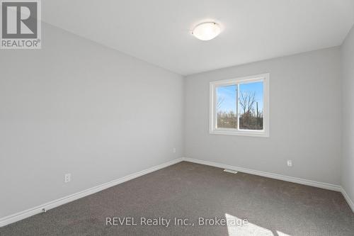 71 Laugher Avenue, Welland (773 - Lincoln/Crowland), ON - Indoor Photo Showing Other Room