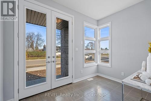 71 Laugher Avenue, Welland (773 - Lincoln/Crowland), ON - Indoor Photo Showing Other Room