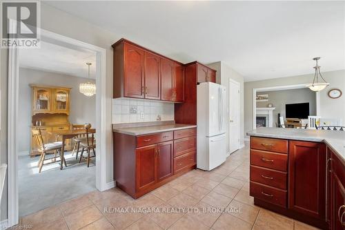 31 Graves Crescent, St. Catharines, ON - Indoor Photo Showing Kitchen