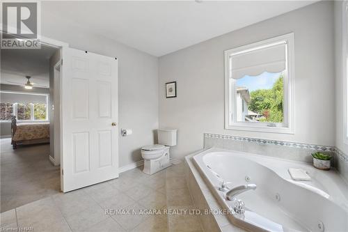 31 Graves Crescent, St. Catharines, ON - Indoor Photo Showing Bathroom