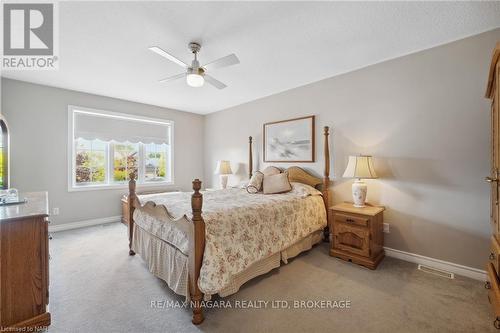 31 Graves Crescent, St. Catharines, ON - Indoor Photo Showing Bedroom