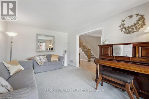 31 Graves Crescent, St. Catharines, ON - Indoor Photo Showing Living Room