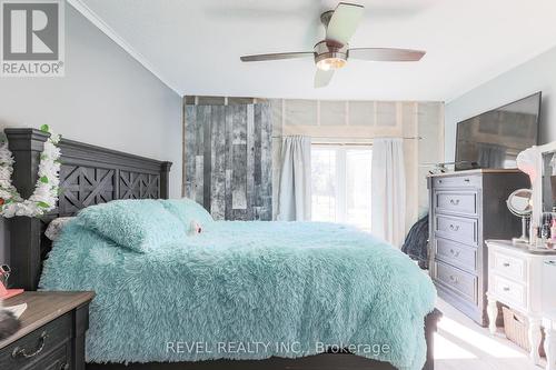 1 Ties Mountain Road, Galway-Cavendish And Harvey, ON - Indoor Photo Showing Bedroom