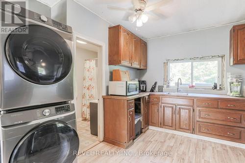 1 Ties Mountain Road, Galway-Cavendish And Harvey, ON - Indoor Photo Showing Laundry Room