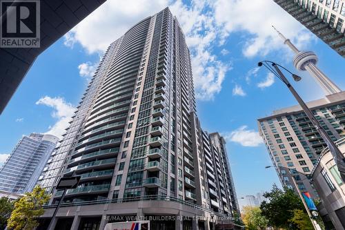 1007 - 19 Grand Trunk Crescent, Toronto, ON - Outdoor With Balcony With Facade