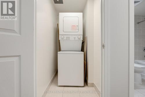 1007 - 19 Grand Trunk Crescent, Toronto, ON - Indoor Photo Showing Laundry Room