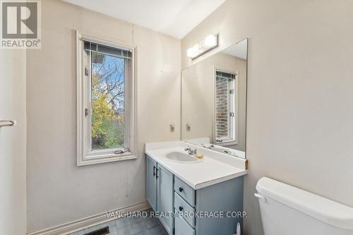 38 Colton Crescent N, Vaughan, ON - Indoor Photo Showing Bathroom