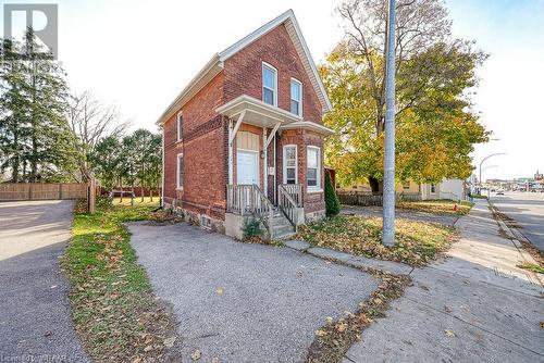 View of front facade - 742 Dundas Street, Woodstock, ON - Outdoor