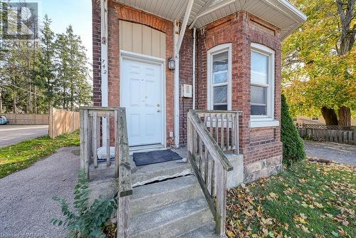 View of property entrance - 742 Dundas Street, Woodstock, ON - Outdoor