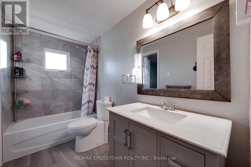 2 Fletcher Drive, Barrie, ON - Indoor Photo Showing Bathroom