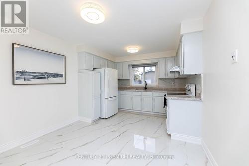 46 Kingknoll Drive, Brampton, ON - Indoor Photo Showing Kitchen