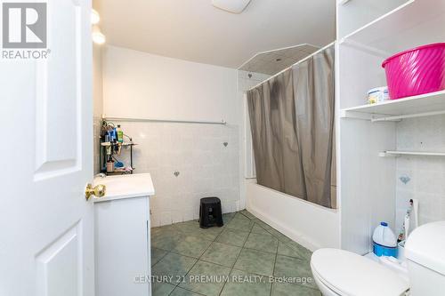 46 Kingknoll Drive, Brampton, ON - Indoor Photo Showing Bathroom