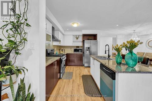 5 Francesco Street, Brampton, ON - Indoor Photo Showing Kitchen With Stainless Steel Kitchen With Double Sink With Upgraded Kitchen