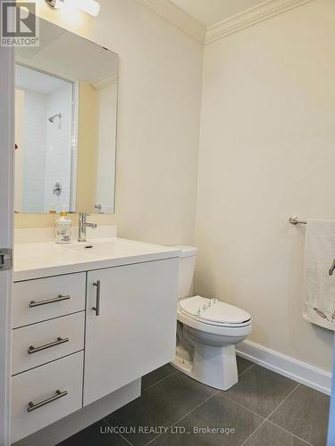 814 - 3220 William Coltson Avenue N, Oakville, ON - Indoor Photo Showing Bathroom