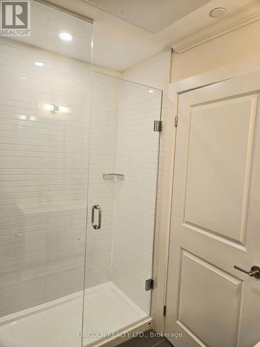 814 - 3220 William Coltson Avenue N, Oakville, ON - Indoor Photo Showing Bathroom