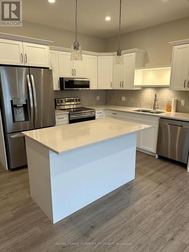 75 Keba Crescent, Tillsonburg, ON - Indoor Photo Showing Kitchen