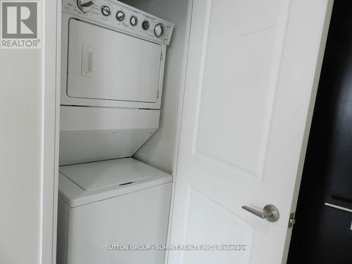 4308 - 60 Absolute Avenue, Mississauga, ON - Indoor Photo Showing Laundry Room