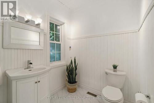 94 King Street, North Dundas, ON - Indoor Photo Showing Bathroom