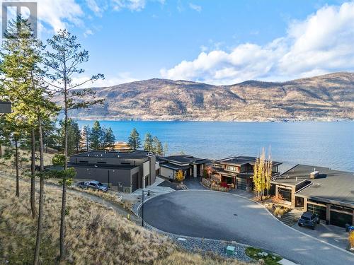 3332 Black Pine Lane, Kelowna, BC 