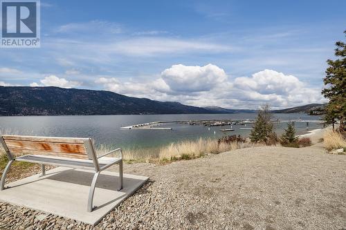 3332 Black Pine Lane, Kelowna, BC 