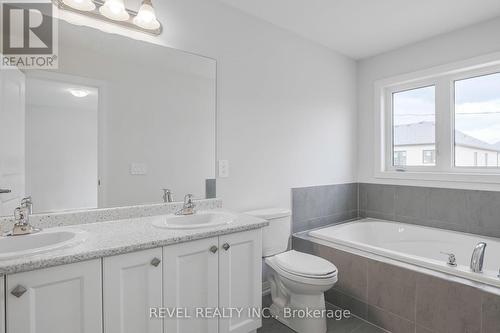 95 Corley Street, Kawartha Lakes (Lindsay), ON - Indoor Photo Showing Bathroom